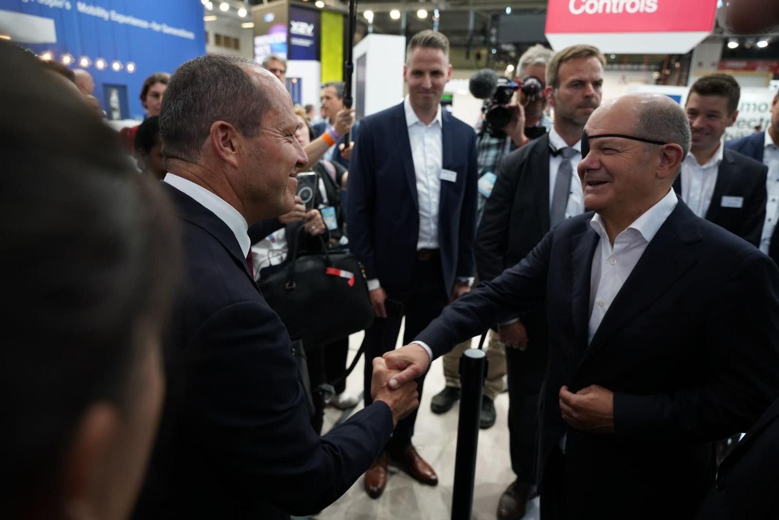 השר ניר ברקת נפגש עם קנצלר גרמניה בתערוכת הרכב הבינלאומית במינכן | קרדיט: תקשורת שר הכלכלה