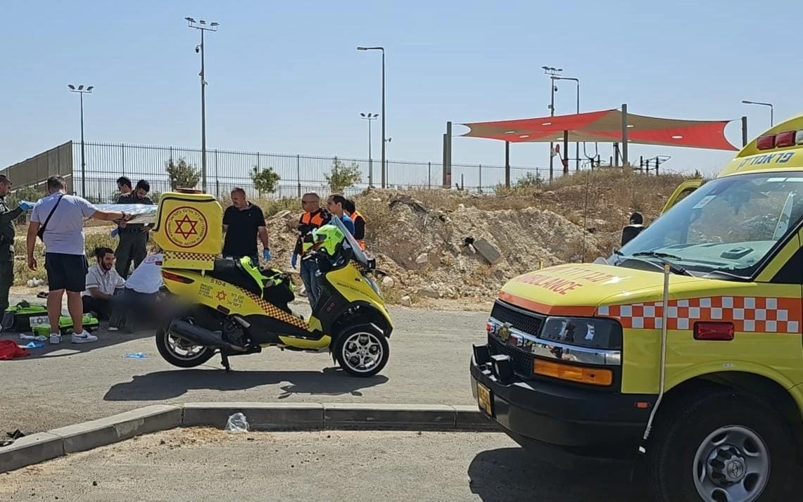 טרגדיה בב"ש: בן 50 נהרג לאחר שנפגע מאוטובוס שהתדרדר לעברו