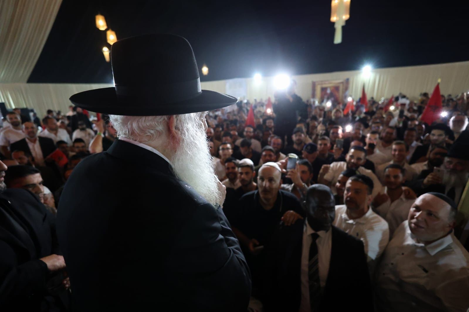 המתפללים בהילולת הרב חיים פינטו במרוקו מספרים: "קרה לנו נס"