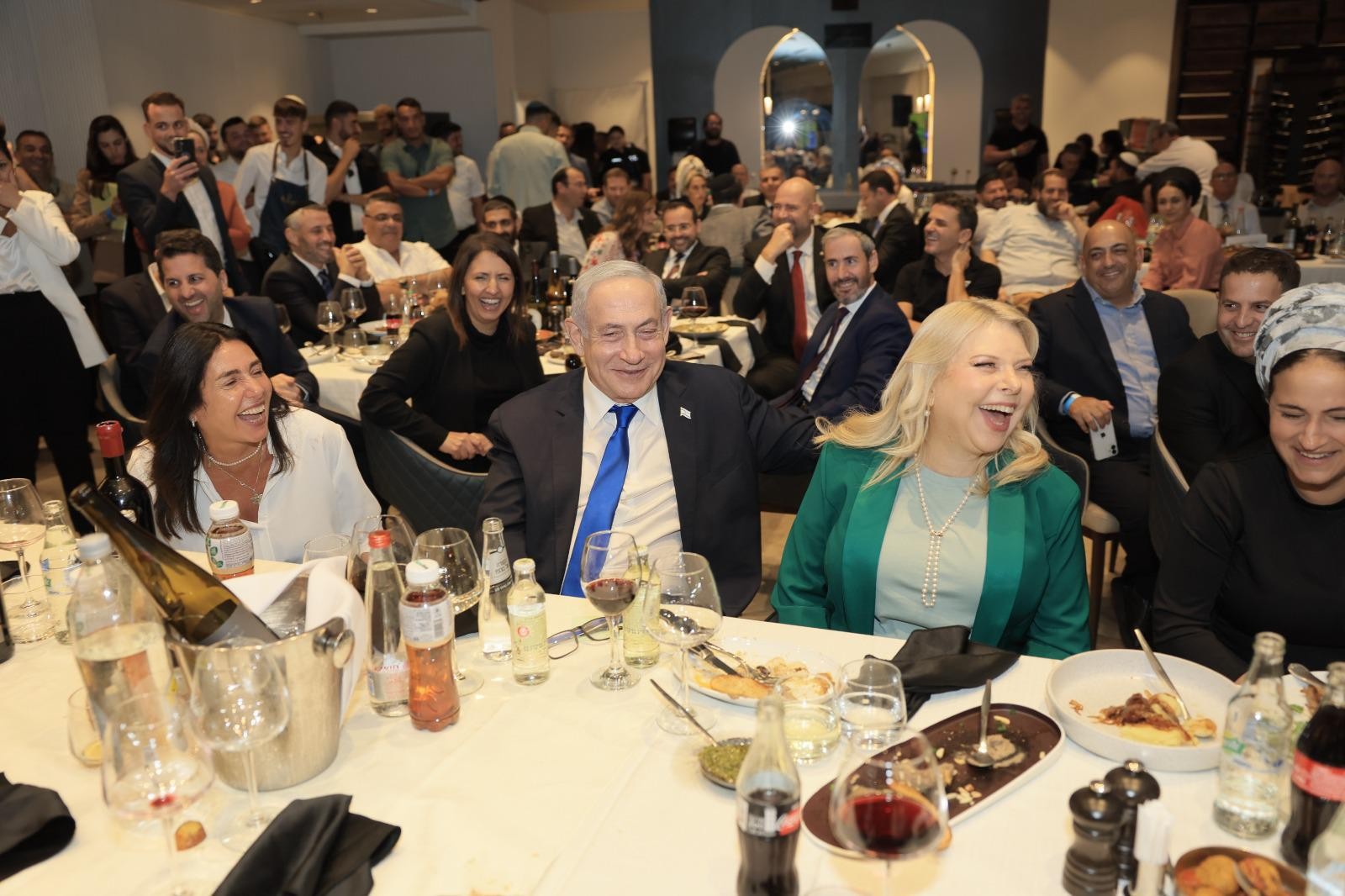 דיקטטורים לא אוהבים בדיחות, אז איך תסבירו את מה שקרה אתמול?