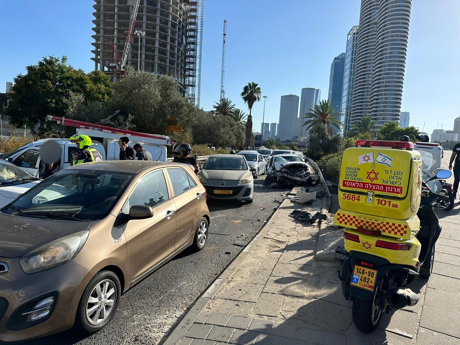 4 פצועים בתאונת דרכים ברמת גן, בהם גבר במצב קשה