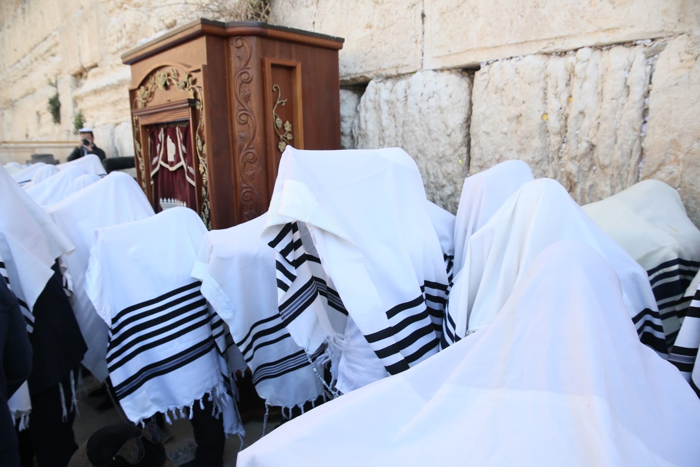 ברכת כהנים בכותל המערבי | צילום: הקרן למורשת הכותל המערבי