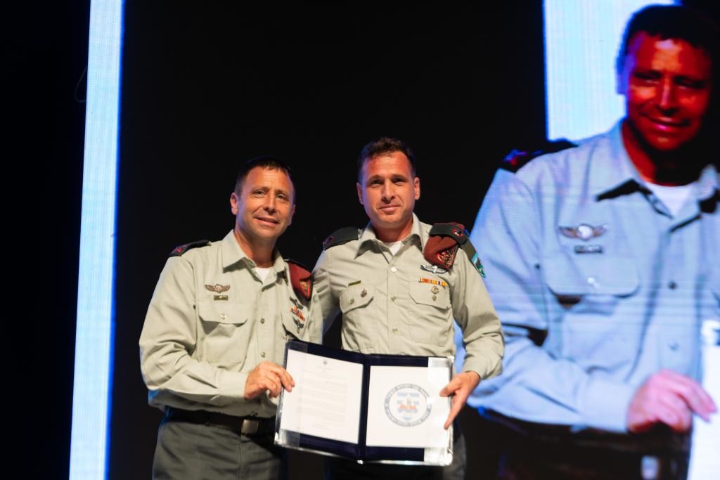 הענקת צל"ש לרב-סרן סאו נפסו | צילום: דובר צה"ל