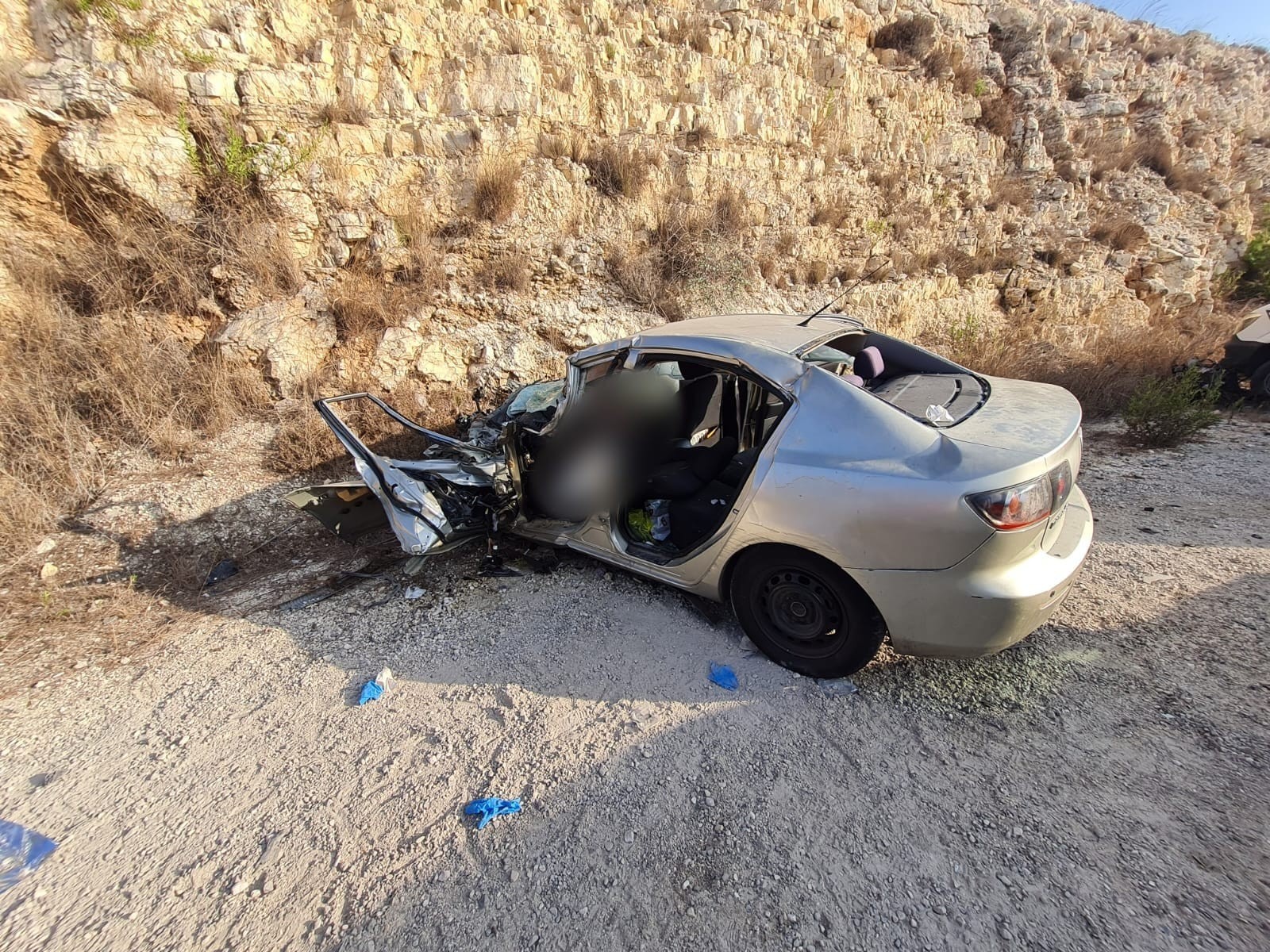 "לכוד ובהכרה": גבר נפצע באורח קשה בתאונת דרכים