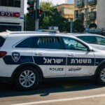 הבן החשוד ברצח אימו ברחובות קפץ מגג הבניין – ונפצע אנושות
