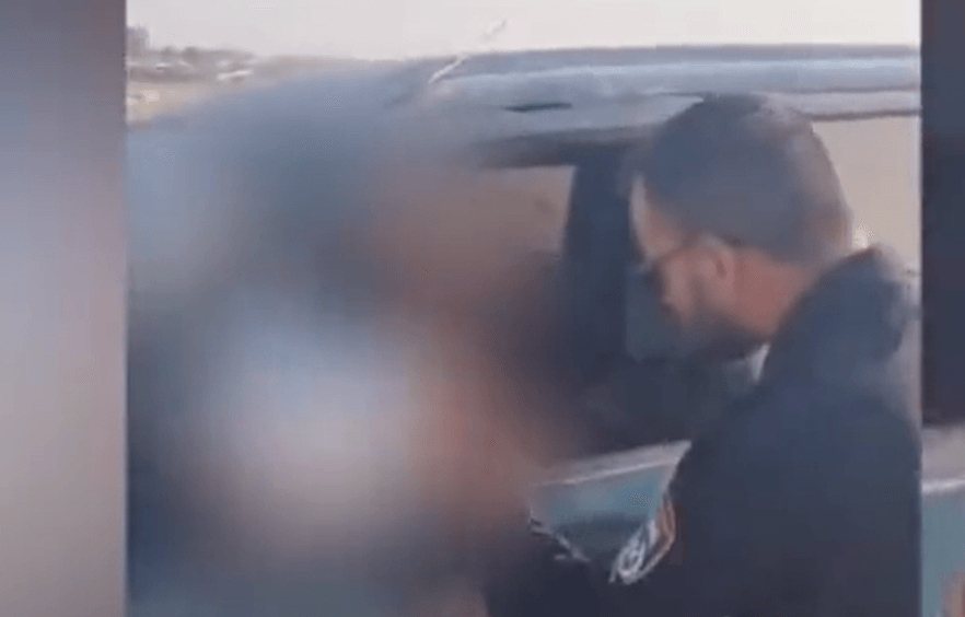 השוטרים היו בהלם: ילד כבן 11 נתפס לאחר שנהג בג'יפ | צפו