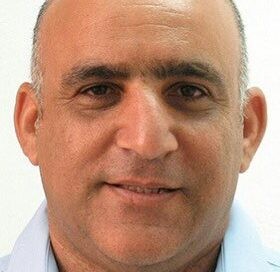 משטרת ישראל מרכינה ראש לזכר רב נגד יגאל אילוז הי"ד