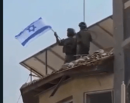 מרגש: לוחמי צה"ל תלו דגל ישראל בלב רצועת עזה | תיעוד