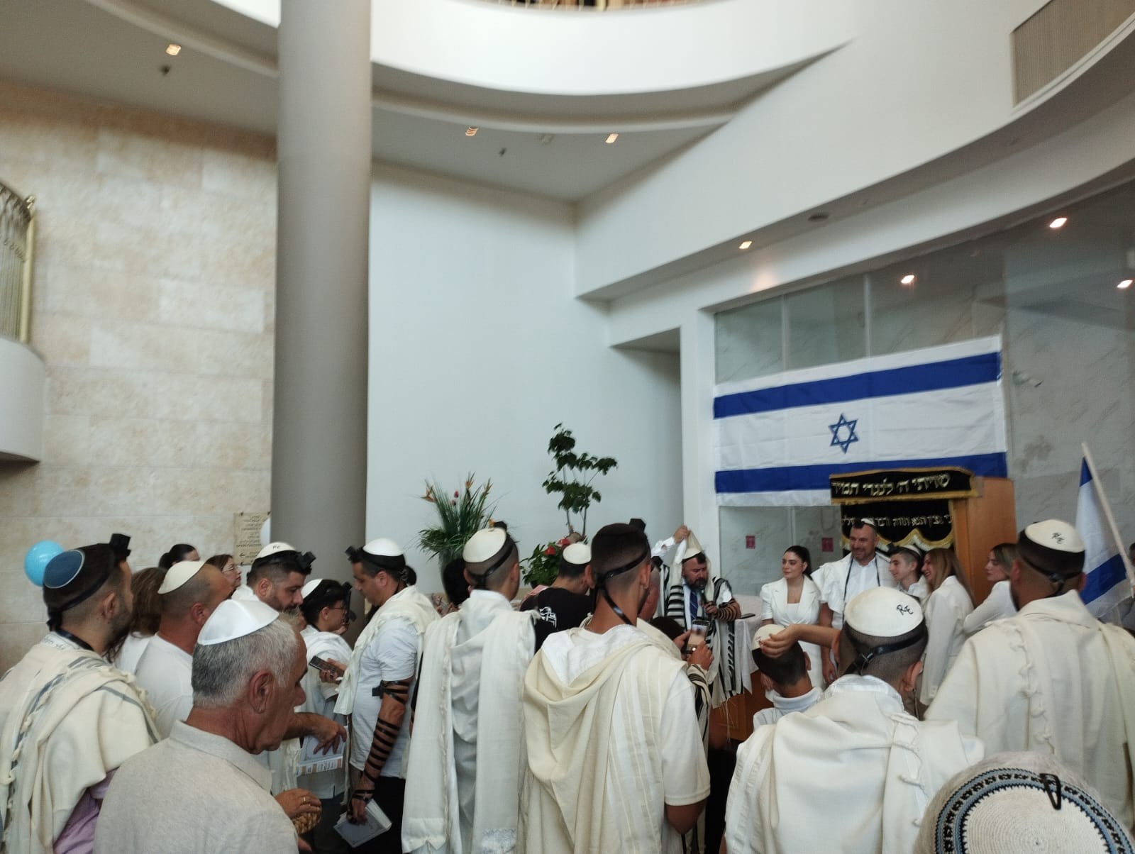 "מתגעגע לבית": רון אלטחן משדרות חגג בר מצווה בים המלח