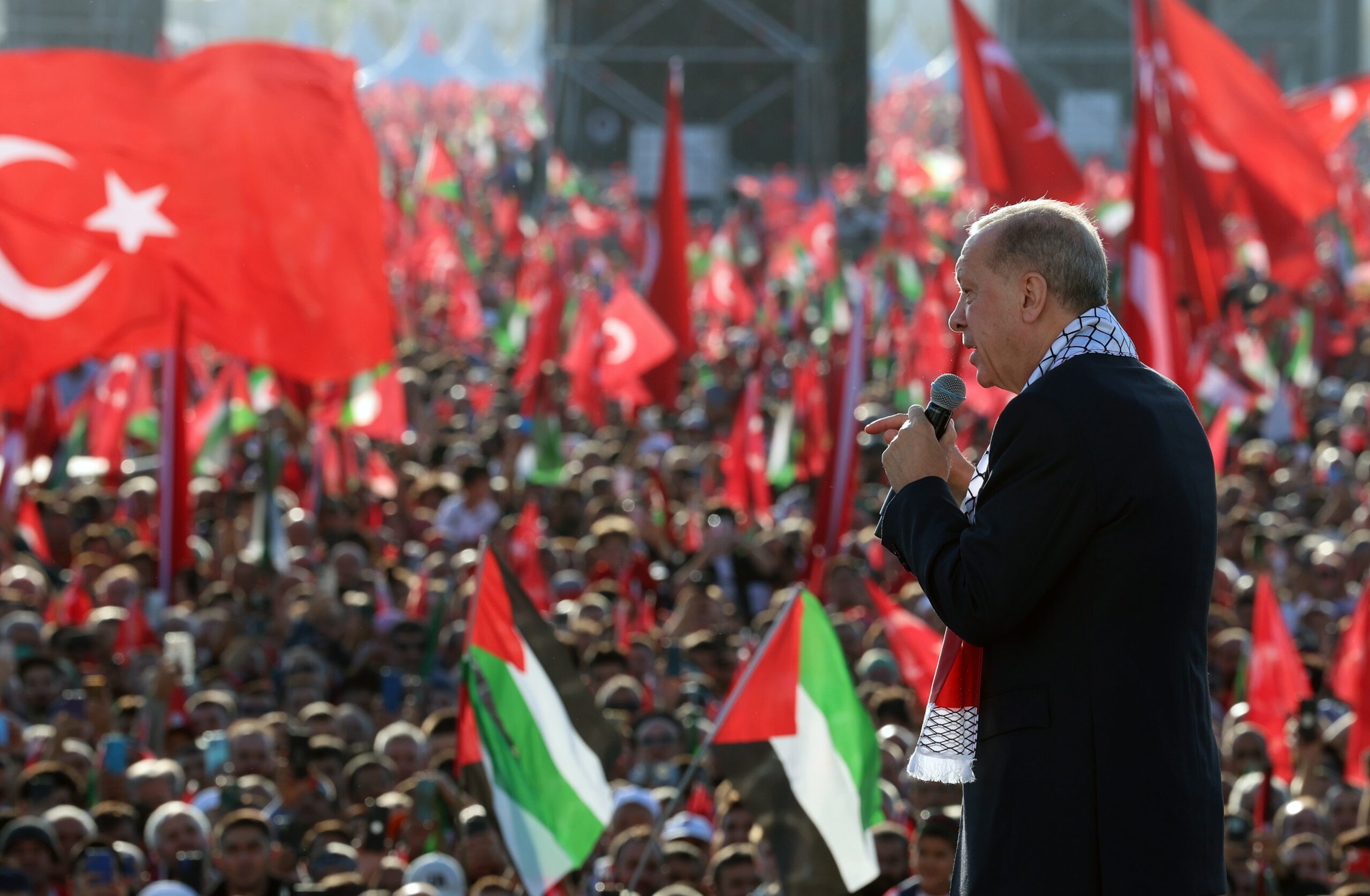 ארדואן בהפגנת ענק באיסטנבול, למען תמיכה בעזה | צילום: Reuters