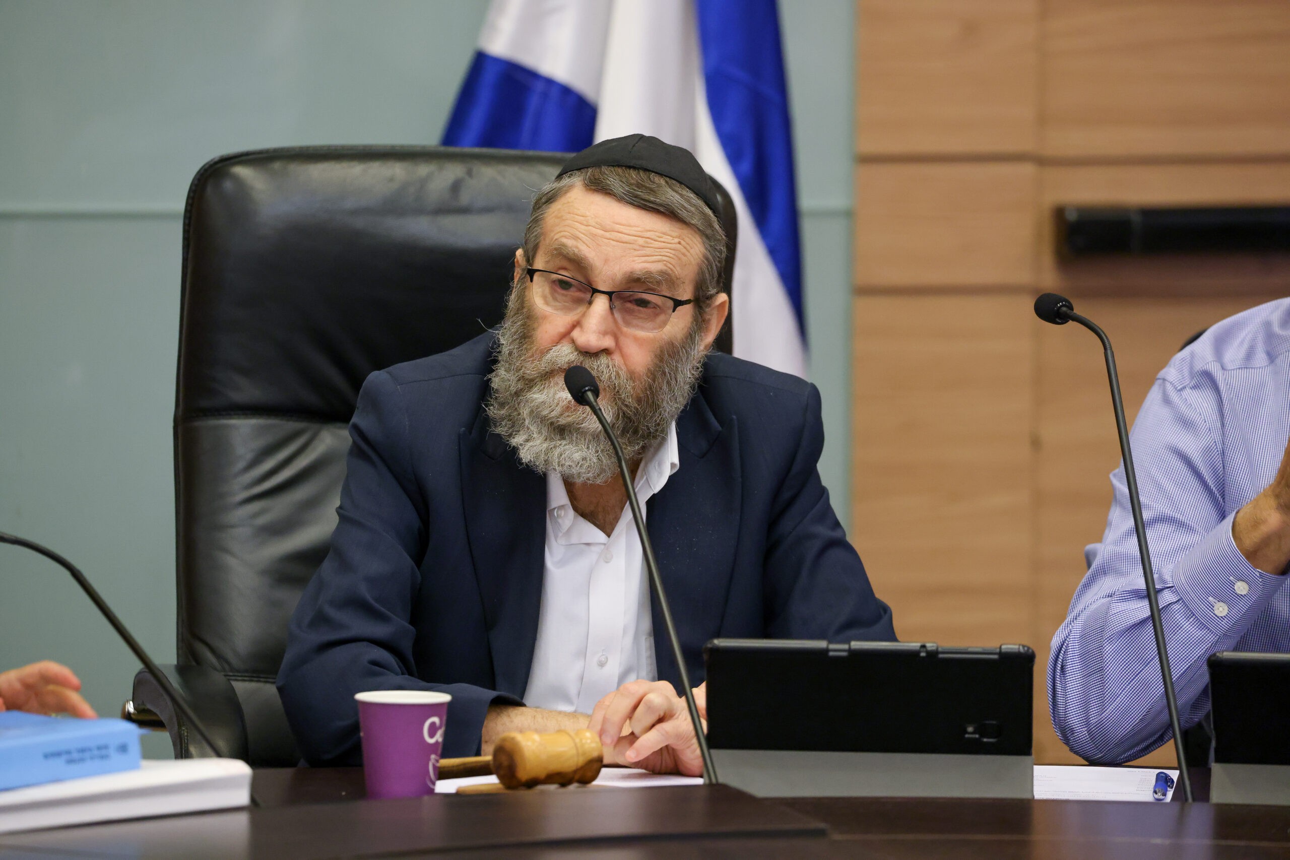 ארץ נהדרת או יתד נאמן? הדיון בוועדה הגיע למחוזות לא צפויים