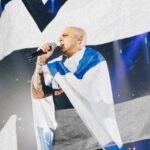צמרמורת: אייל גולן הקדיש שיר לתצפיתניות שנחטפו לשבי חמאס | צפו