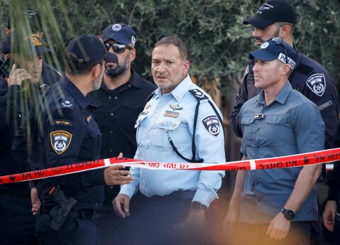 המפכ"ל: "מלאכת זיהוי הגופות מורכבת ונעשית ברגישות המתבקשת"