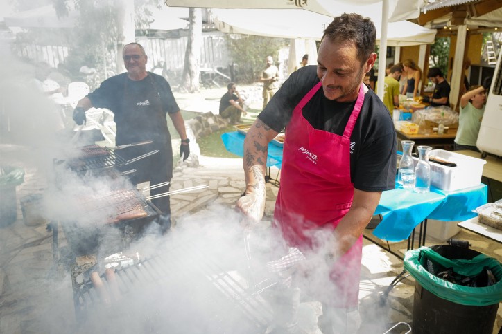 ערבים זה לזה: היוזמות המבורכות למען חיילים, חקלאים ותושבים