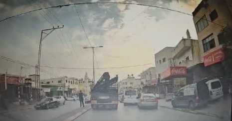 מחדל בחווארה: המחבל מרסס בירי רכב עם משפחה וילדים | תיעוד