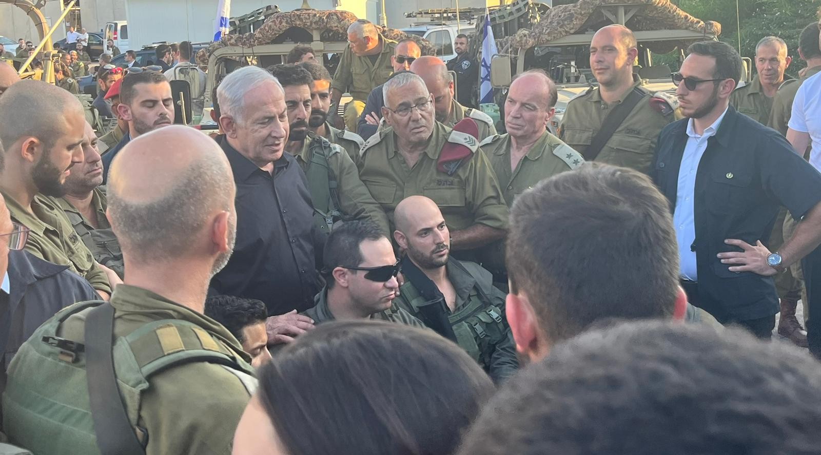 רה"מ נתניהו באוגדת 98: "אני מצדיע לכל אחד ואחת מכם"