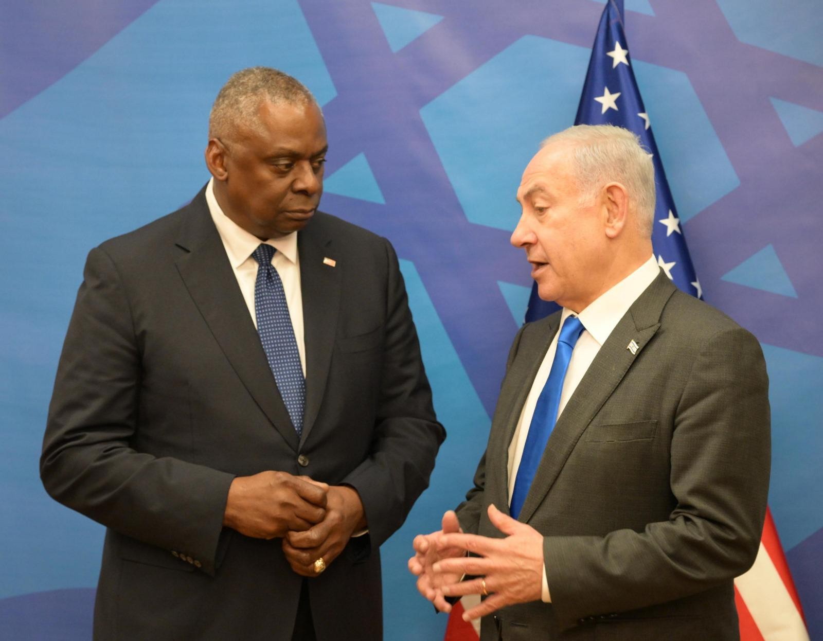 אוסטין לצד נתניהו בקריה. צילום: עמוס בן גרשום, לע"מ