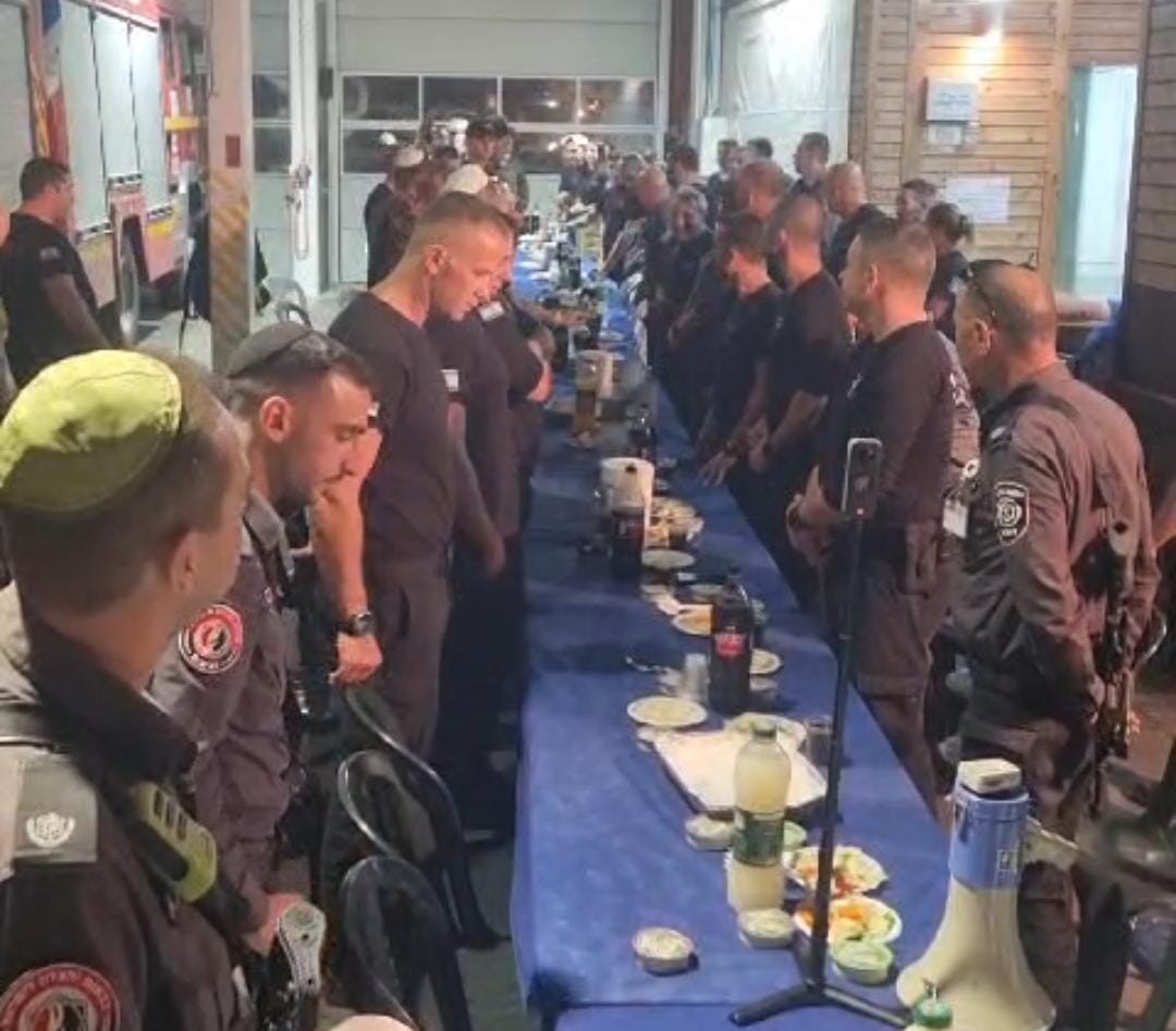 אחרי שאיבדו חברים לצוות: לוחמי האש מאשקלון התאחדו בתחנה