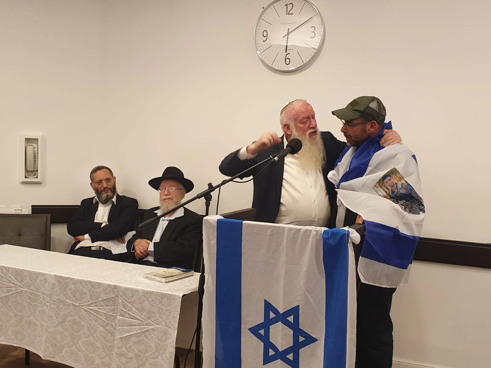 הרב ויצן: חיות האדם יתחננו על הברכיים להחזיר את השבויים