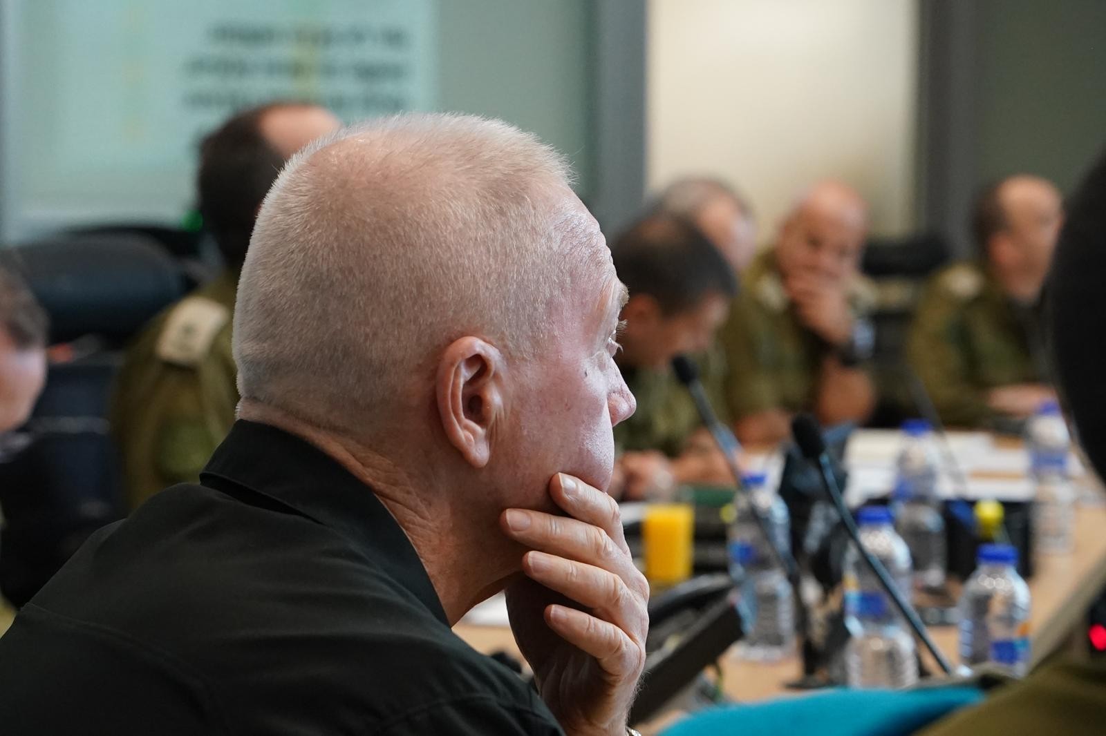 גלנט ללוחמים: "היערכו למתקפה, היא תהיה קטלנית ומשולבת"