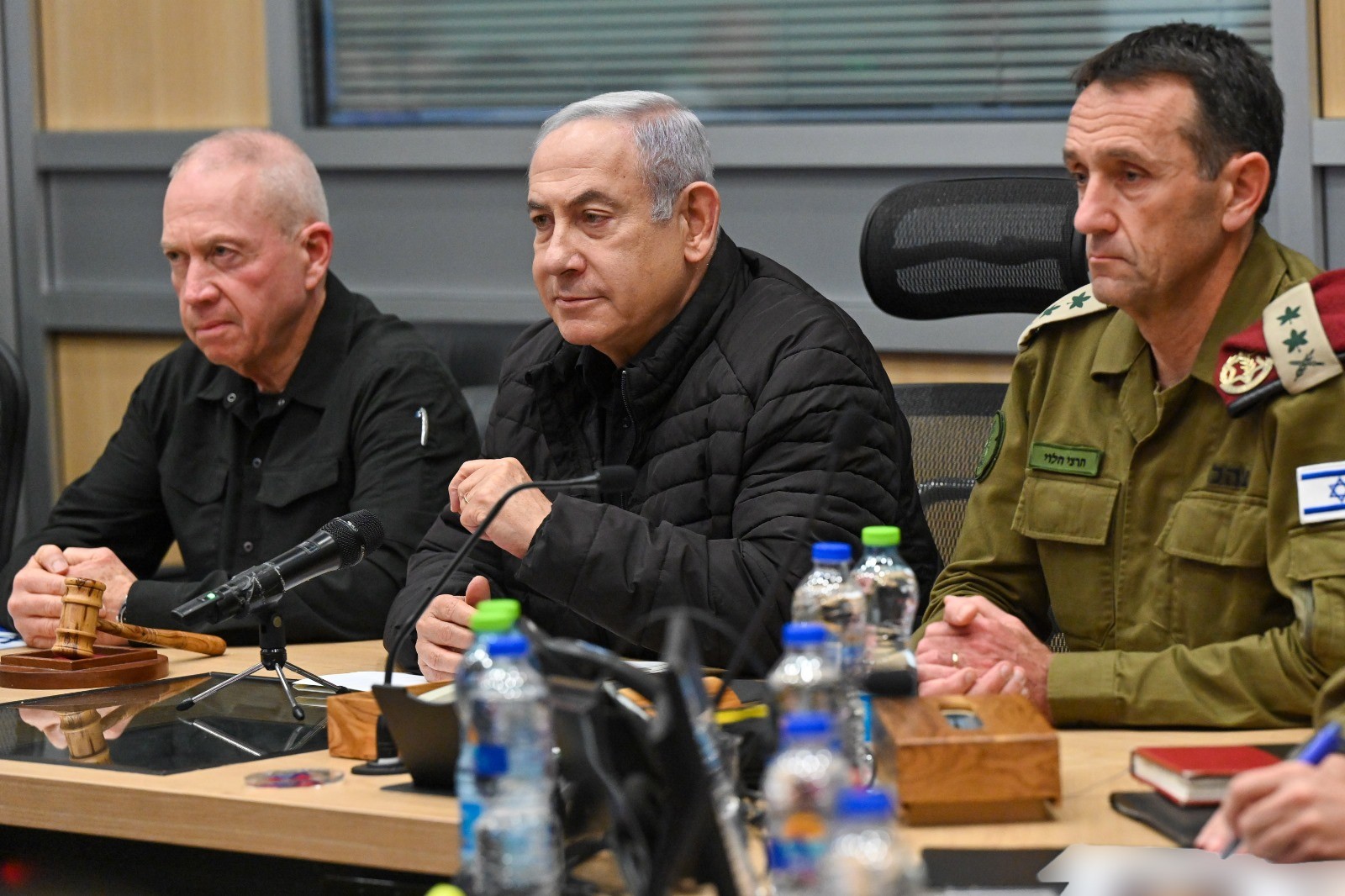 נתניהו בקריה: "נותנים גיבוי זה לזה, מקבלים החלטות פה אחד"