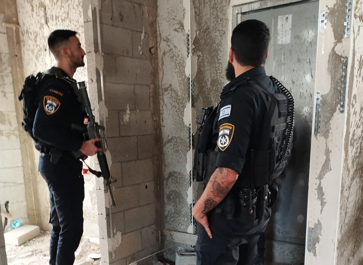 במרחב לכיש: מאות שוטרים ולוחמי מג"ב פשטו על יעדים פליליים
