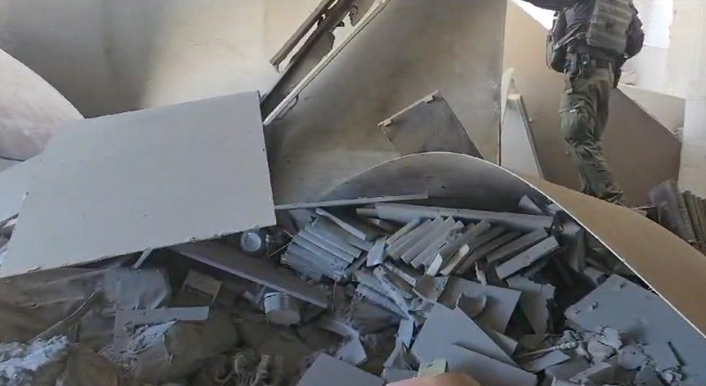 פגיעה ישירה בבית בנתיבות | צילום: דוברות כבאות והצלה, מחוז דרום