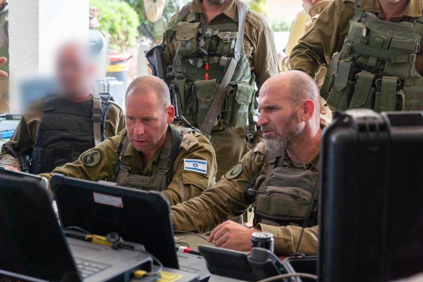מג"ד 202 על המחבלים: "הם יצטערו על היום בו נולדו" | תיעוד