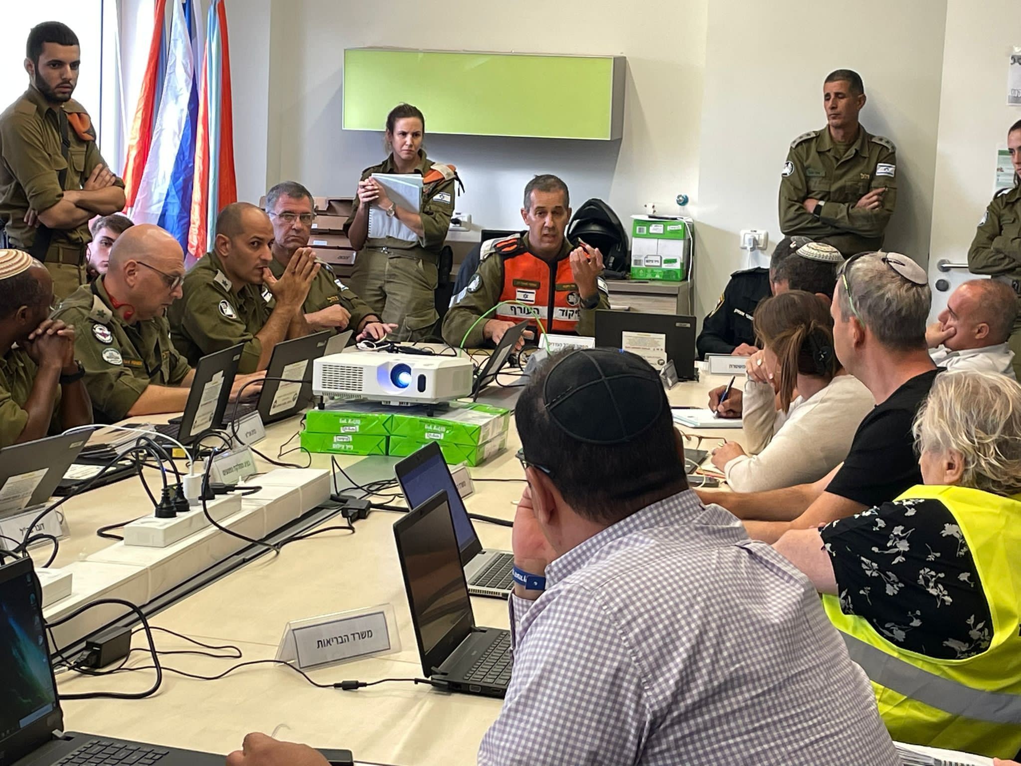 חמ"ל החירום הלאומי איתר כ-30 נעדרים בקיבוץ עין השלושה