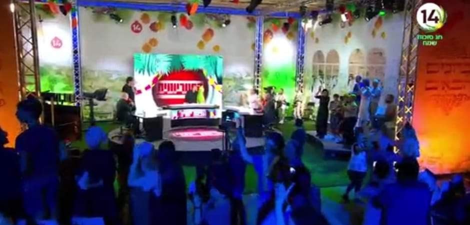 החמוצים הגיעו: פעילי שמאל שיבשו את שידור הפטריוטים | צפו