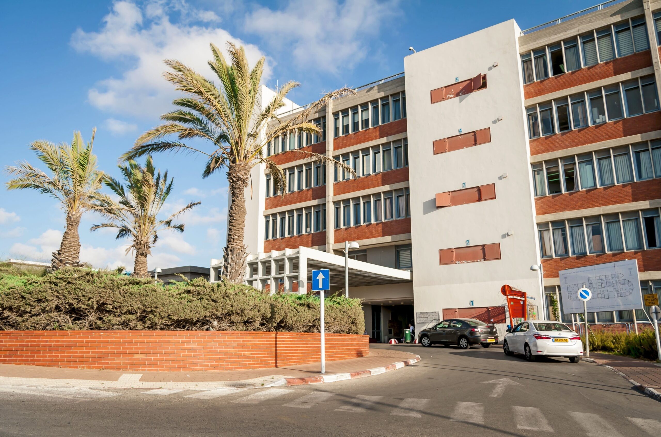 זרק כיסא ותקף באגרופים: רופא הותקף בחדר מיון בביה"ח בברזילי