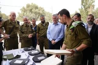 חסר ציוד בצה"ל? יולי אדלשטיין בביקור בתל השומר