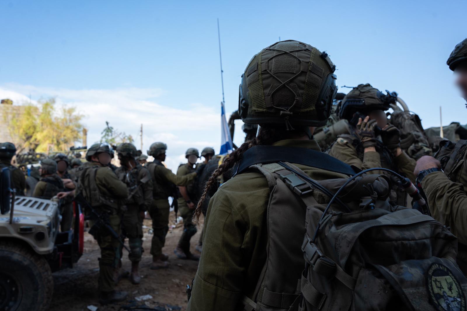לראשונה: לוחמות ולוחמים נלחמו יחד ברצועת עזה | תיעוד