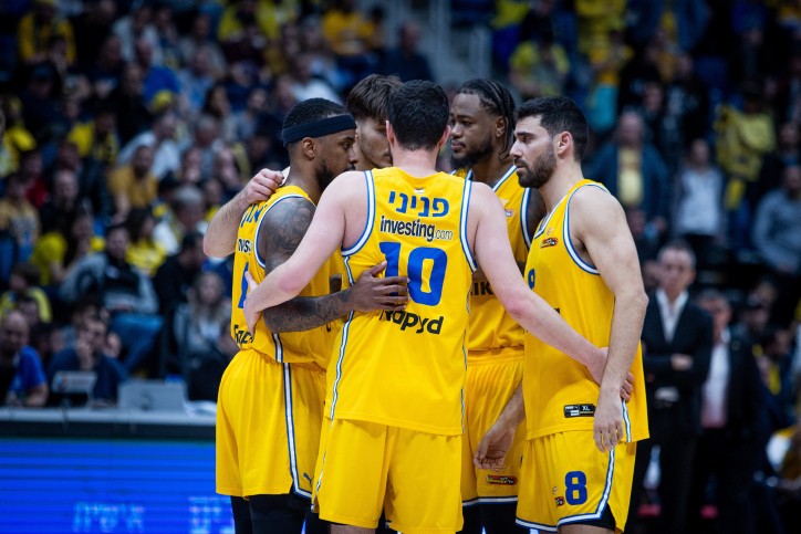 שחקני מכבי תל אביב בכדורסל | צילום: אורן בן חקון, פלאש90