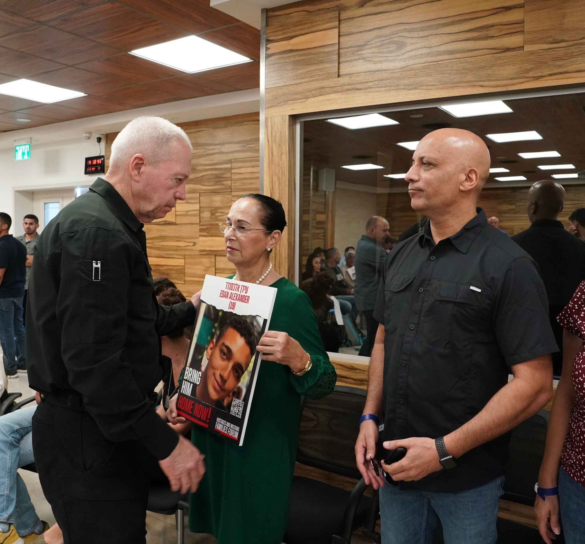 גלנט מבטיח: גם החיילים החטופים לא יישארו מאחור