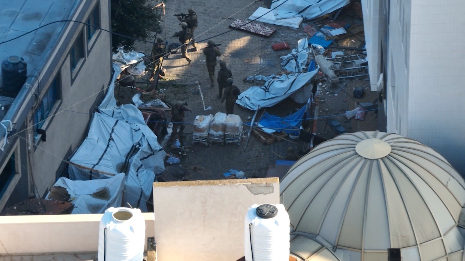 צה"ל בבית החולים שיפא ברצועת עזה | צילום: רויטרס