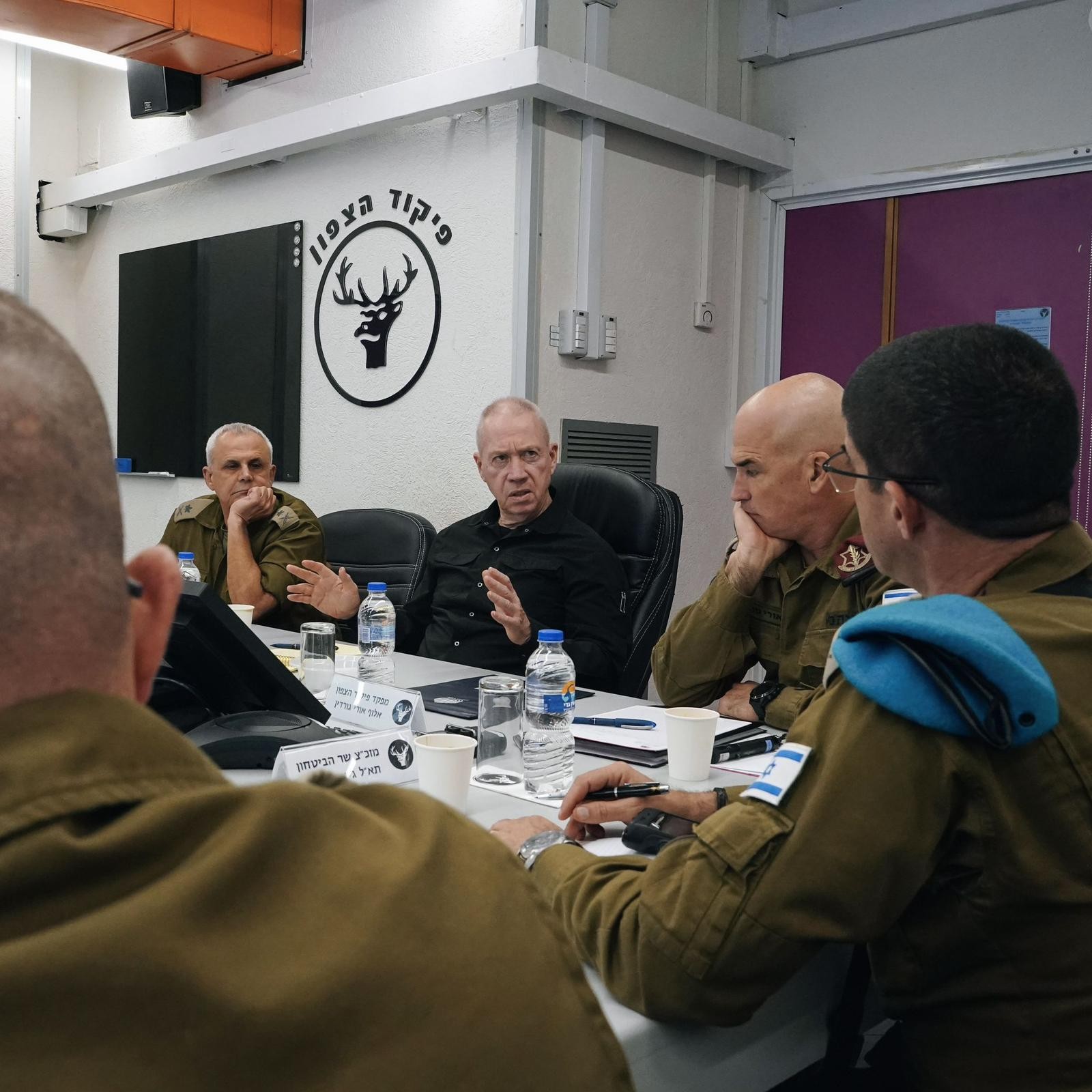 שר הביטחון בהערכת מצב בפיקוד הצפון | צילום: אריאל חרמוני, משרד הביטחון