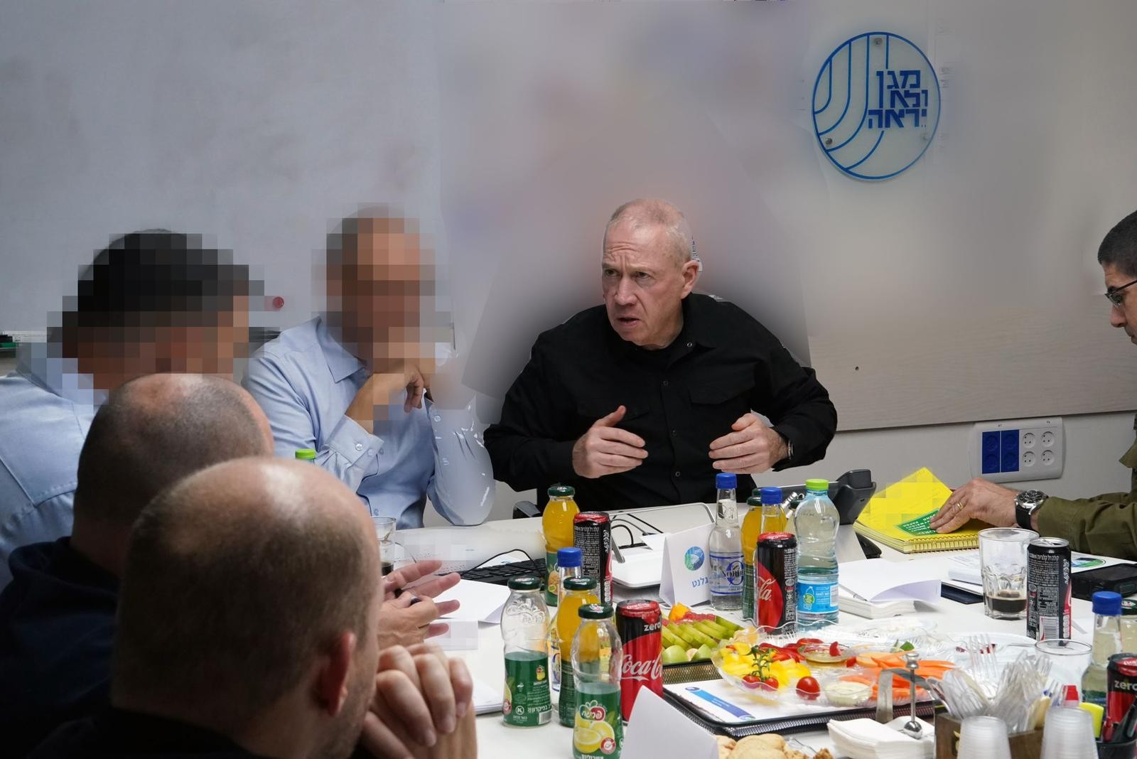 גלנט בהערכת מצב בשב"כ | צילום: אריאל חרמוני, משרד הביטחון
