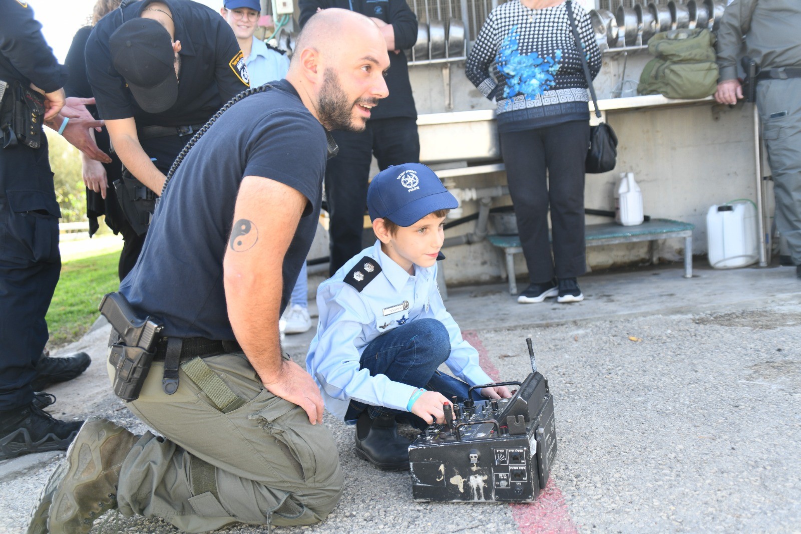 מרגש: המשטרה חגגה יום הולדת לבנו של השוטר שנפל ב-7 באוקטובר