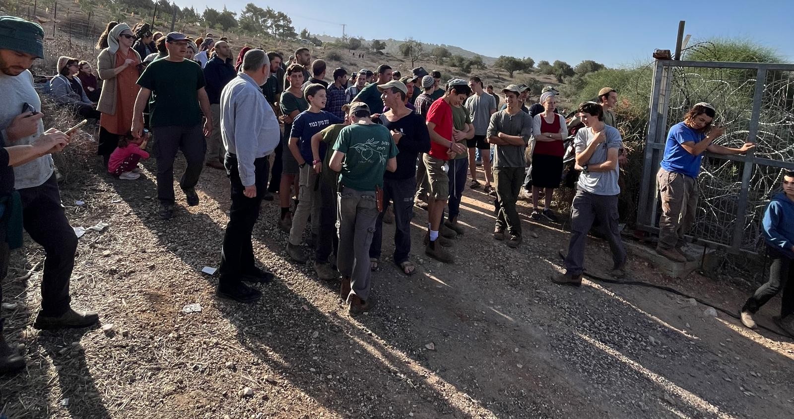 האלוף אישר מסיק ערבי בשטח ישראל - התושבים חסמו את כניסתם