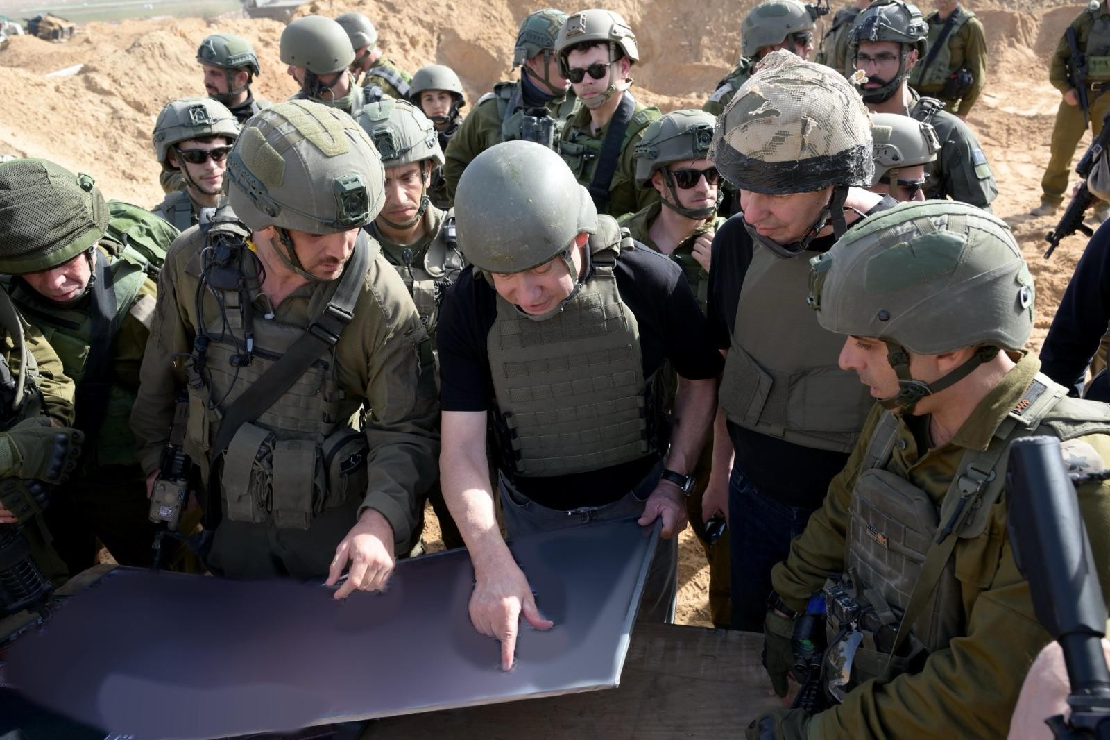 נתניהו סייר בצפון הרצועה: "נעמיק את הלחימה בימים הקרובים"
