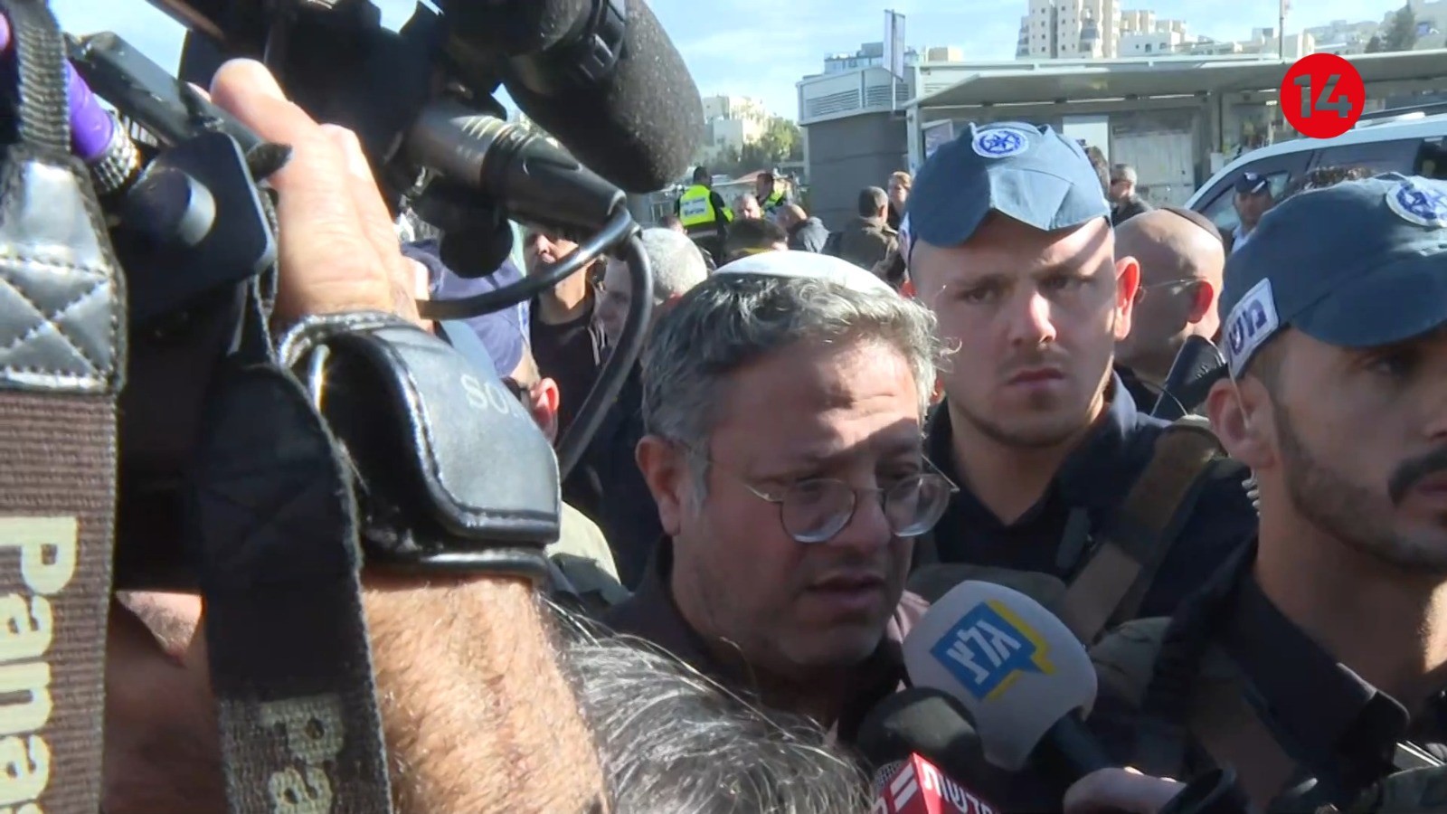 השר לביטחון לאומי, איתמר בן גביר בהצהרתו בזירת הפיגוע | צילום מסך מתוך חדשות 14 
