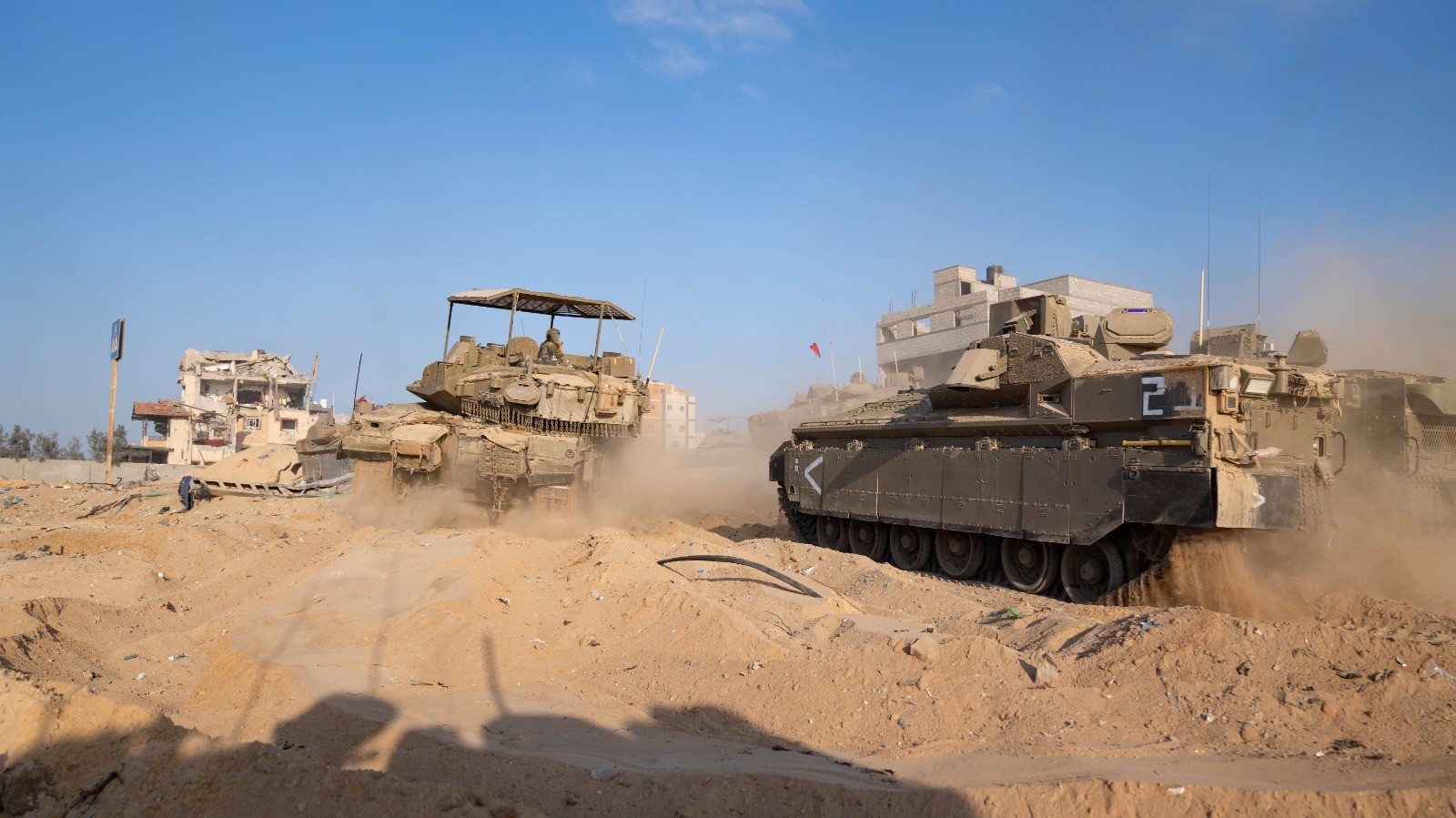 ירי מנהרות, מפקדות ומחסני אמל"ח: צה"ל מסכל תשתיות טרור בעזה