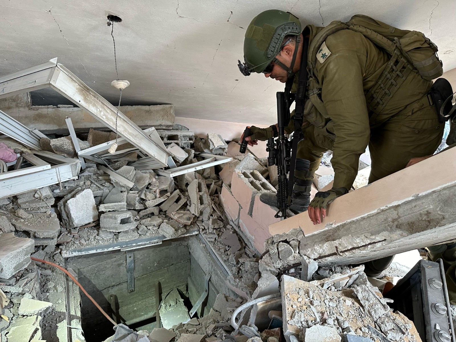 איש עסקים נאלץ להתפטר מהרווארד בשל תביעה על תמיכתו בחמאס