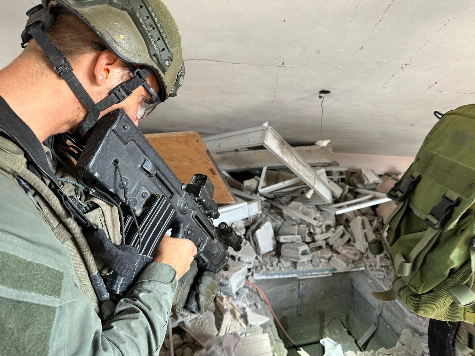 דיווח: ישראל החלה לשאוב מי ים בעזה כדי להציף את מנהרות חמאס
