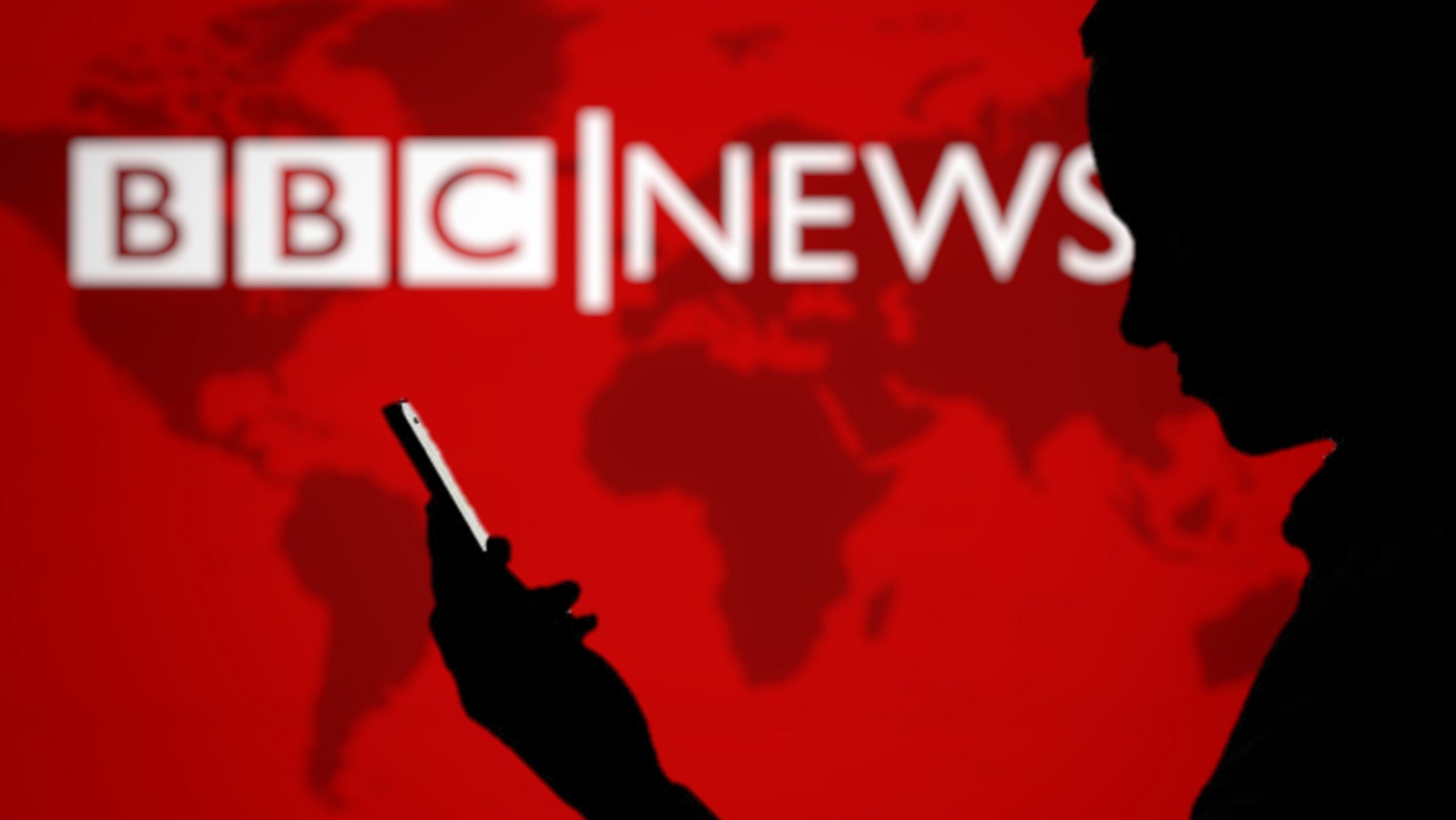 עובדי BBC נקראו ללבוש בגדים בצבעי דגל  פלשתין – ועזבו במחאה