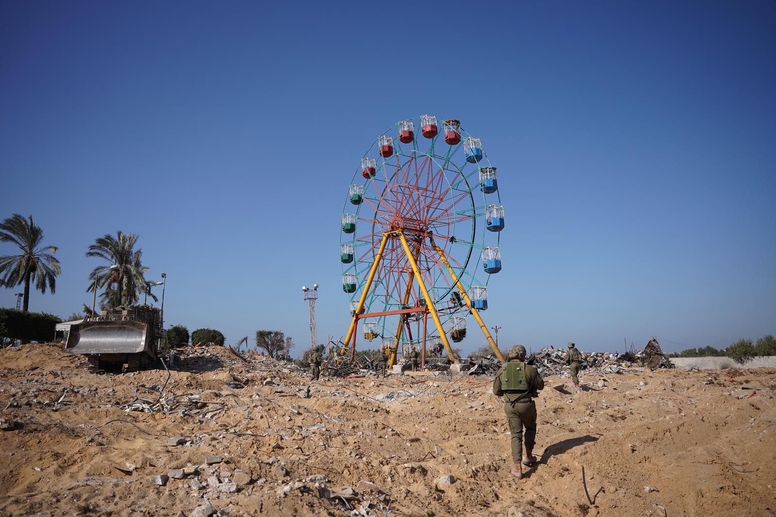 ליד גלגל ענק ואוניברסיטה: נחשפו פירי מנהרות ברצועה | תיעוד