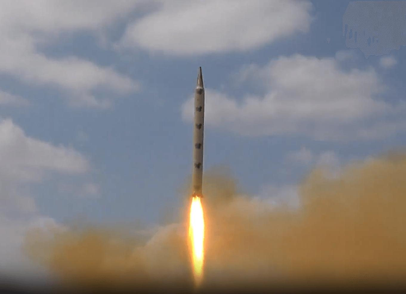 אזעקות במרכז: טיל שוגר מתימן ויורט באמצעות מערכת חץ