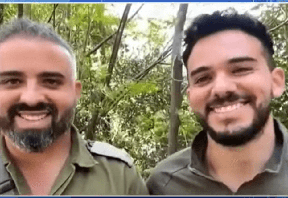 "אמא אנחנו אוהבים אותך": צמד האחים המשרתים יחד בחזית בראיון