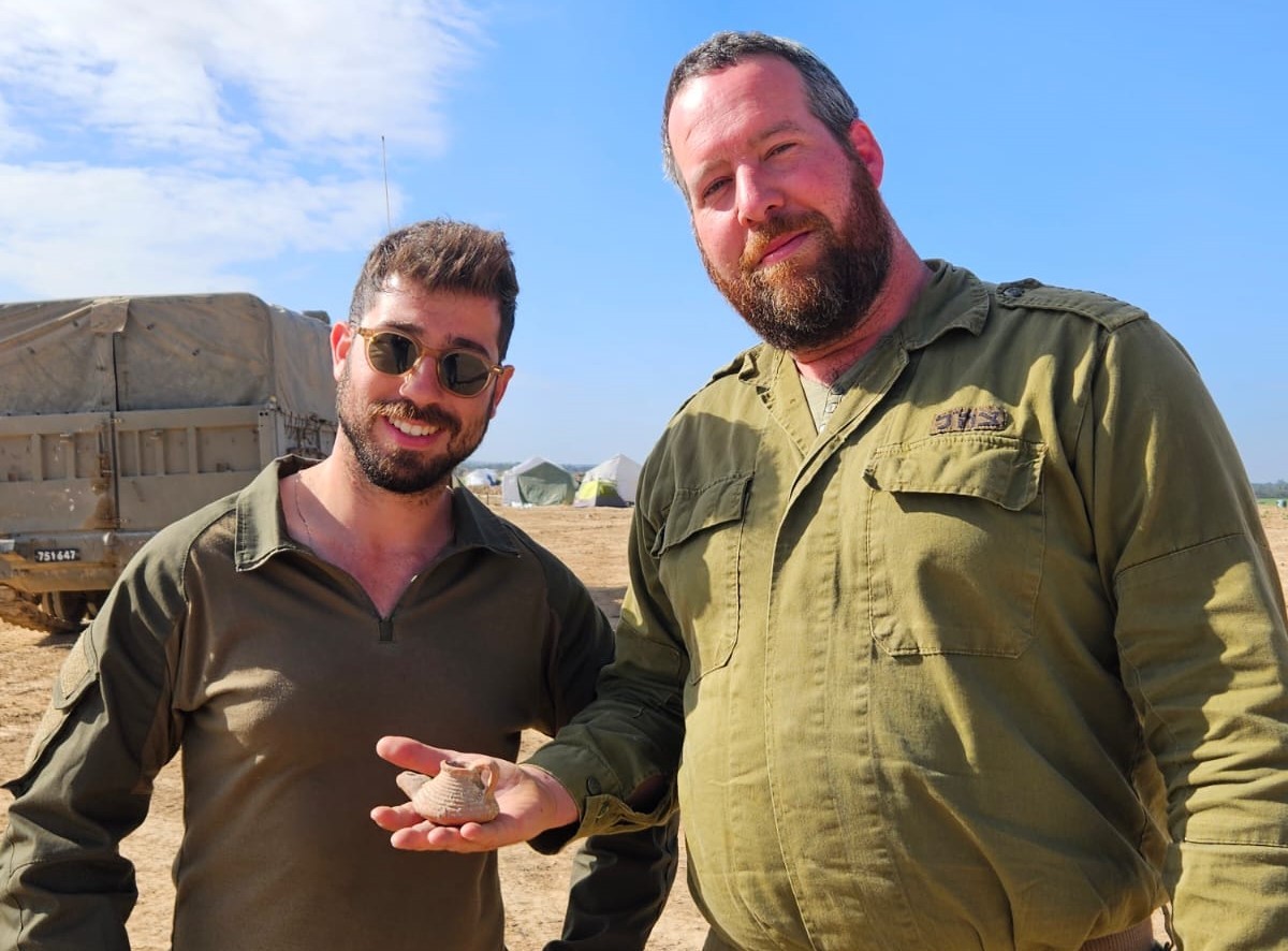 אור במילואים: חיילים גילו בעוטף נר שמן בן כ-1500 שנה